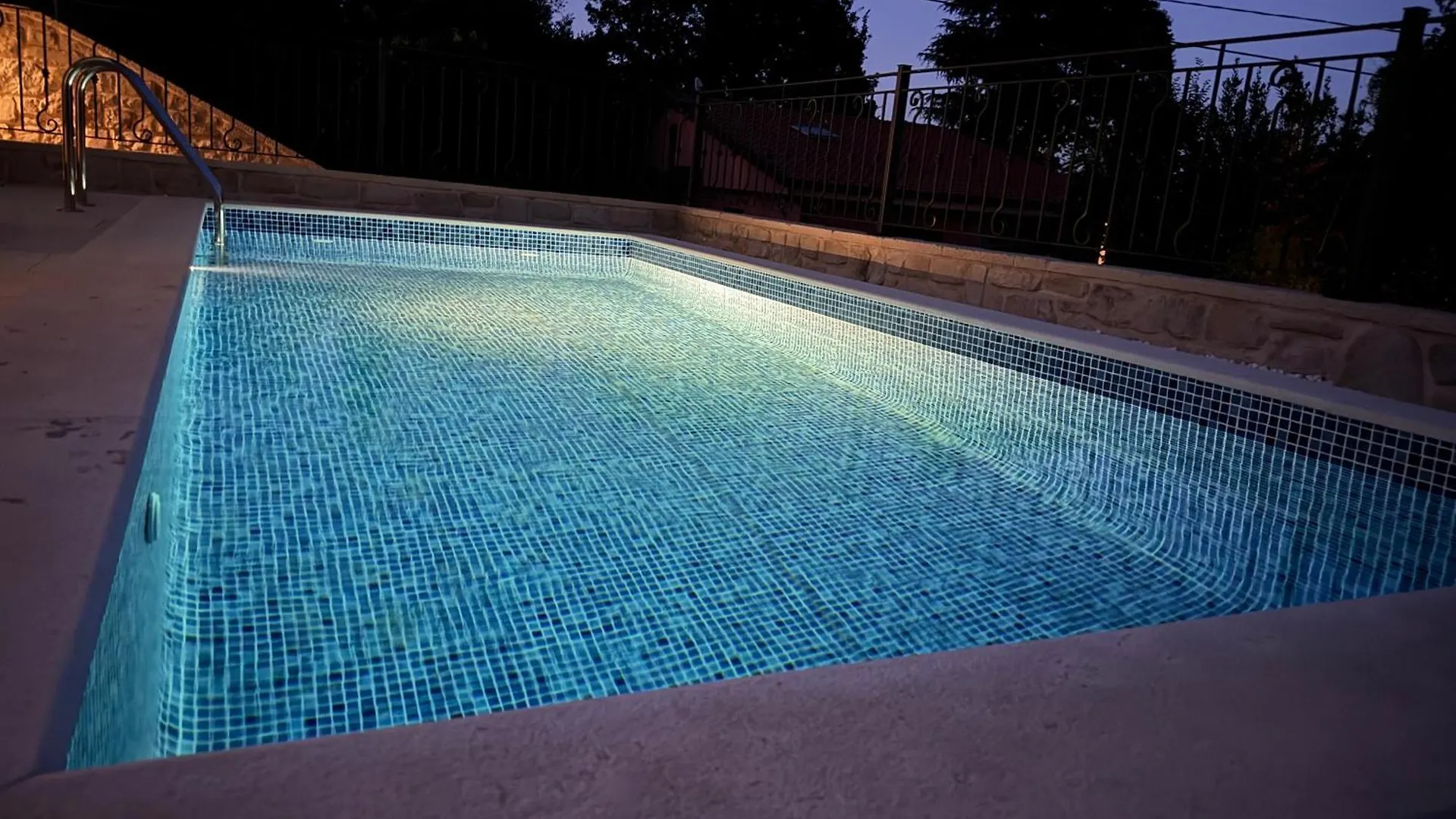 Aura Adriatica Olive - Luxury Apartment, Private Pool, Sea View, Parking Lovran